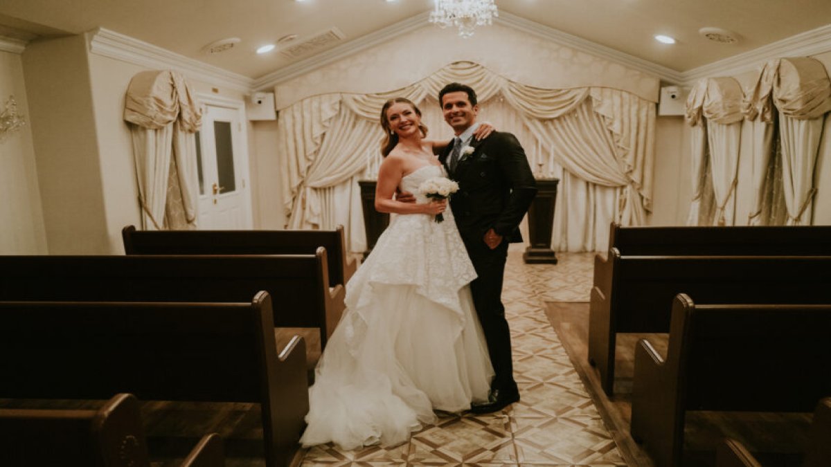 Herkes ayrıldılar sanıyordu! Yasemin Kay Allen beyaz gelinliğini giydi: Güzel oyuncu eski FBI ajanıyla dünyaevine girdi