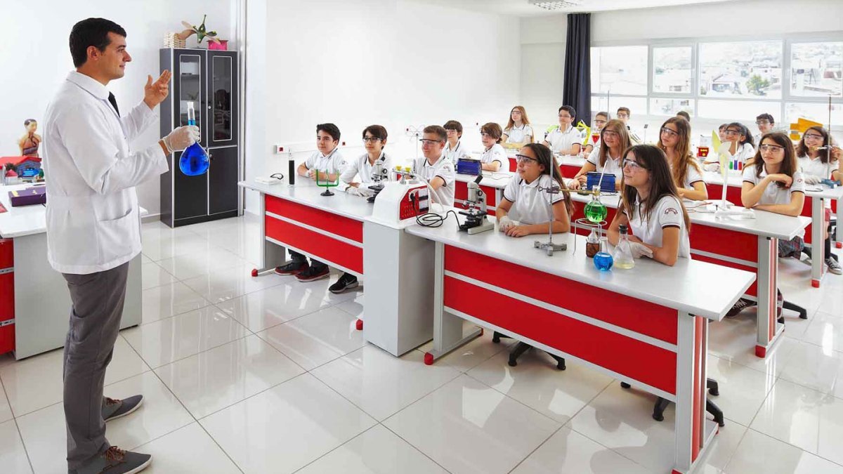 Özel okul ücretleri 1.5 milyonu aştı: Veliler, iyi eğitim için ev ve arabalarını satıyor