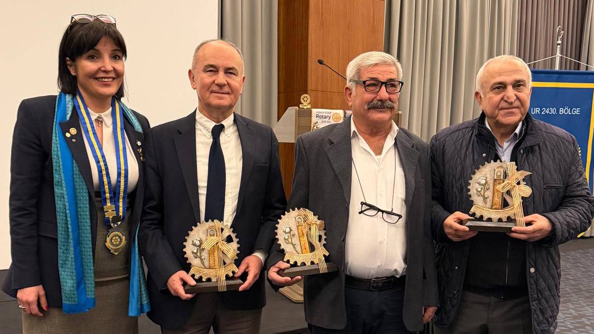 Prof. Dr. Selim Çetiner, Kenal Şele ve Mustafa Celep’e meslek hizmet ödülü