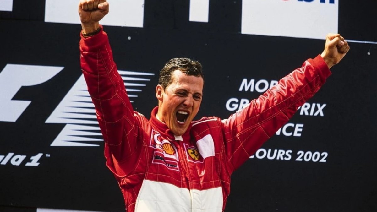 Efsane Formula 1 pilotu Michael Schumacher'den mucize haber: 13 yıl sonra yataktan kalktı