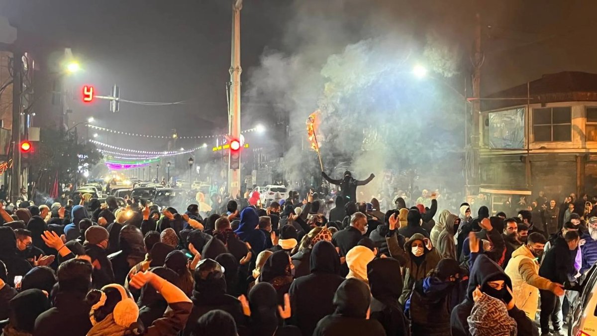 Şiddetin dozu artıyor: İran’daki protestolarda can kaybı 6 bini aştı