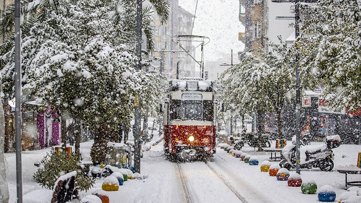 Meteorologlardan yeni soğuk hava dalgası uyarısı: İstanbul'a kar geri dönüyor