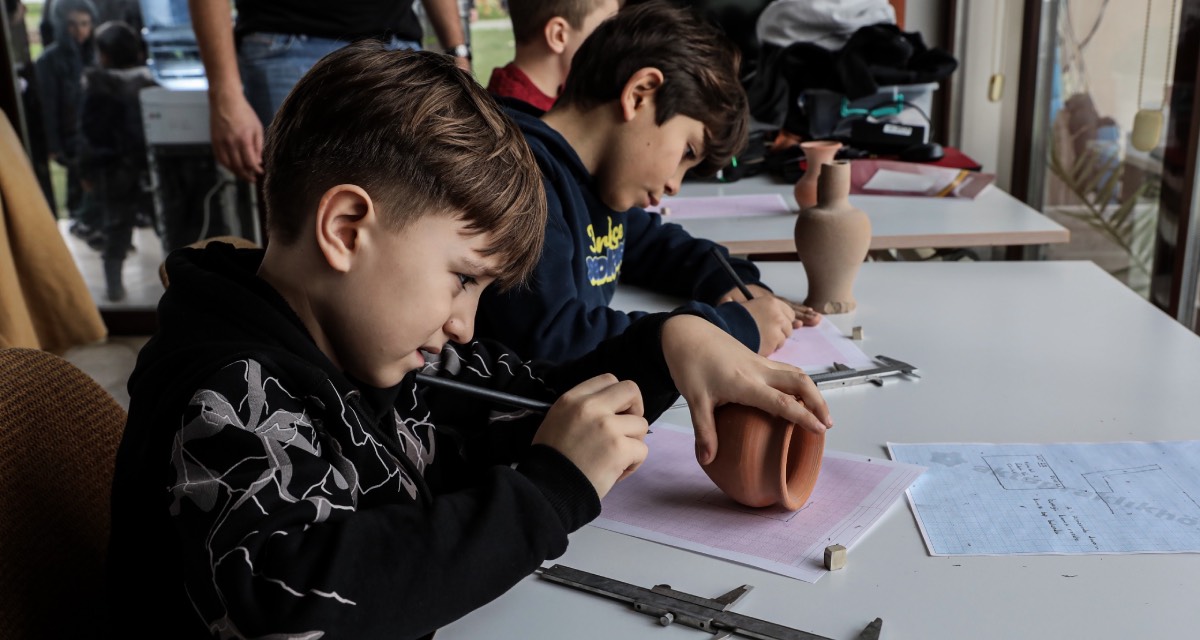 Bursa'da çocuklar Aktopraklık Höyük’te arkeoloji deneyimi yaşadı