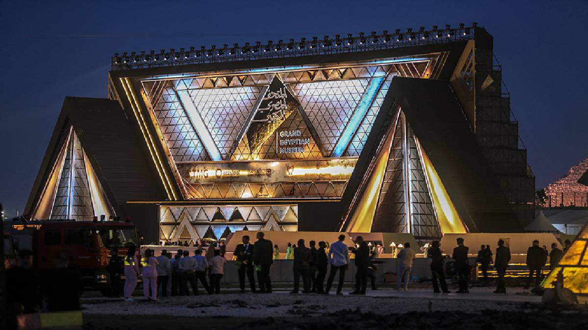 Dünyada ondan daha büyüğü yok! Geçmişin dev kapısı açıldı: Dünyadaki en büyük arkeoloji müzesi ağzınızı açık bırakacak