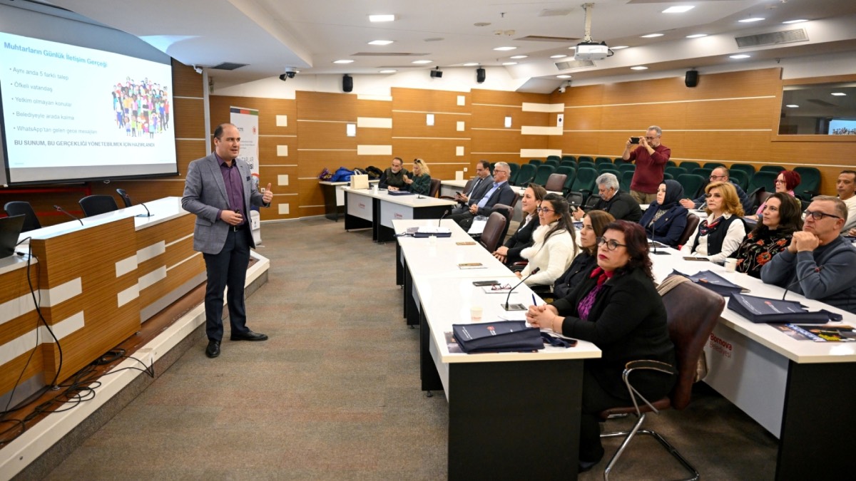 Bornova Muhtarlar Akademisi eğitimlerine devam ediyor