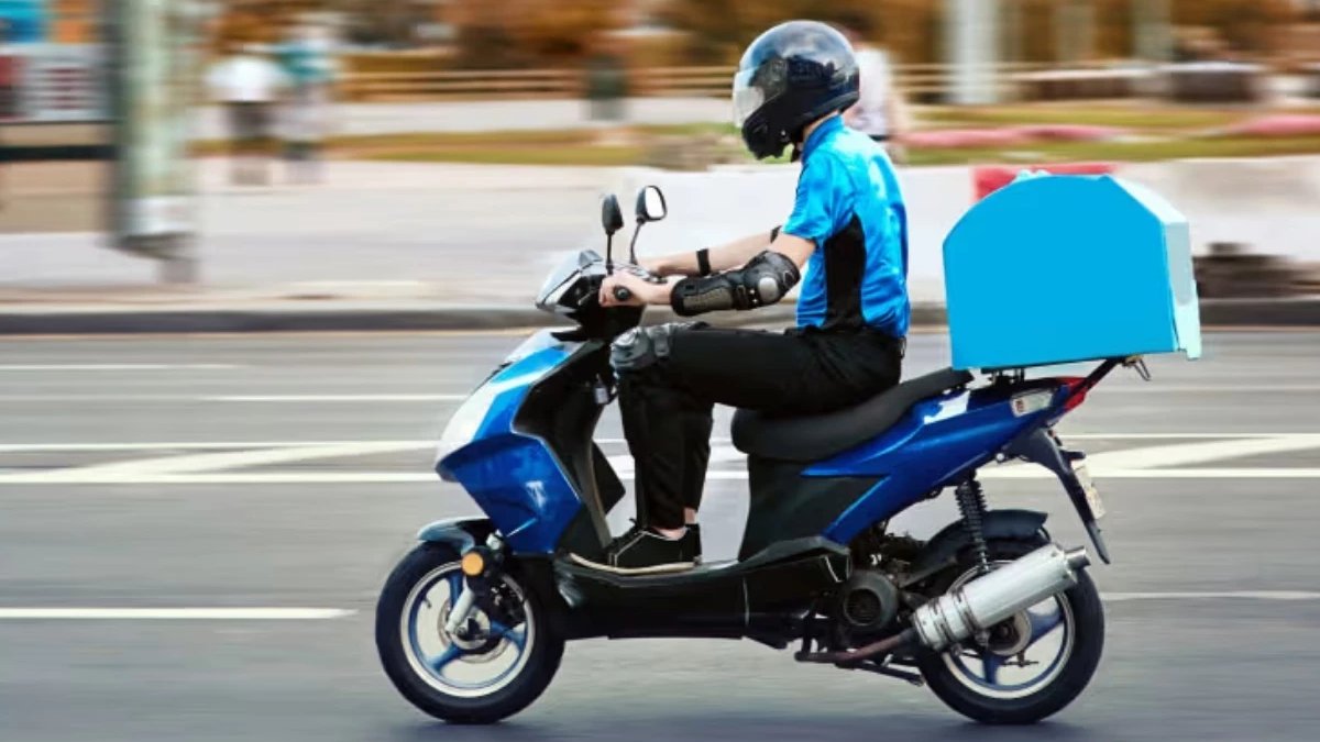 Kuryelerin sürücü belgesinde yaş sınırı 69'a yükseltildi