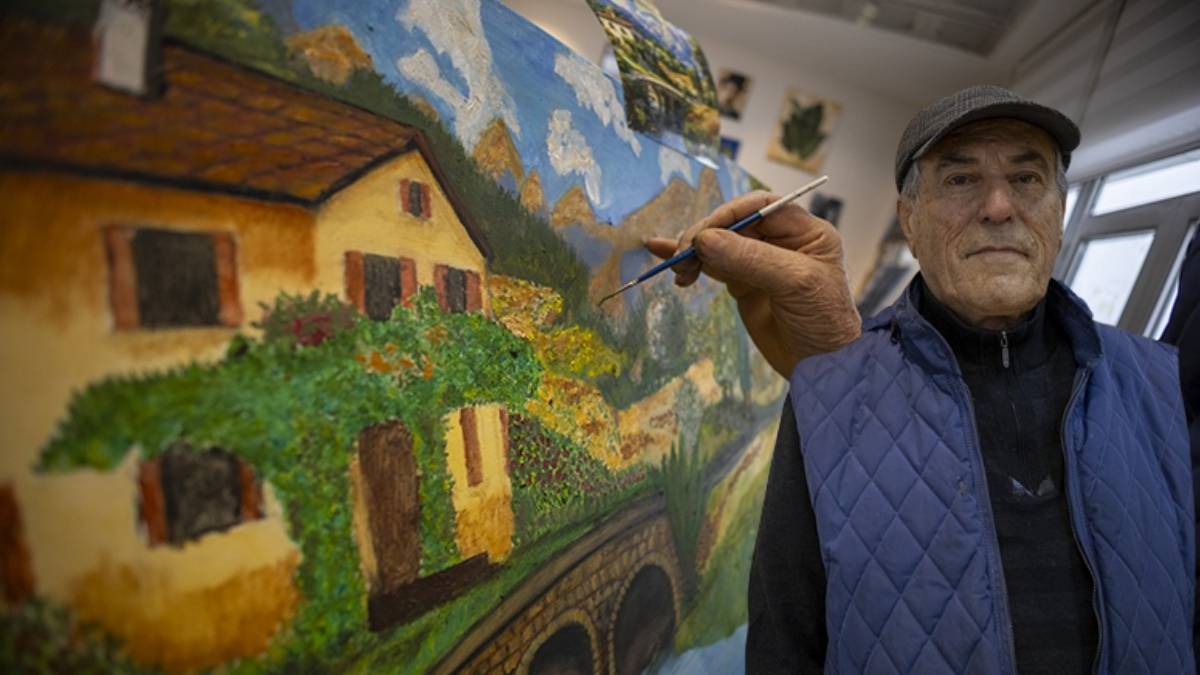 Hafızasını korumak için başladı hobisi oldu! 72 yaşında 100’den fazla tabloya imza attı