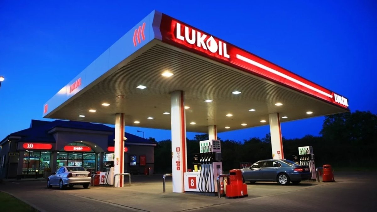 Lukoil, uluslararası varlıklarını Amerikan şirket Carlyle’ye satacak