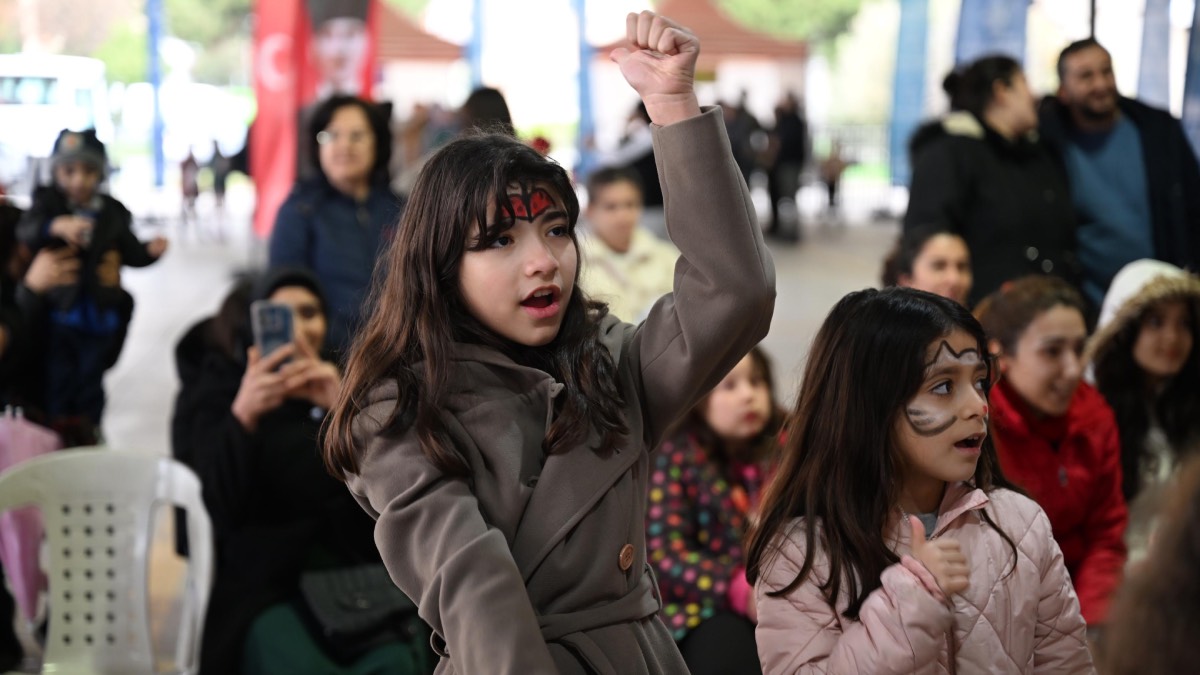 Aydın Büyükşehir Belediyesi’nden Söke’de yarıyıl karne şenliği