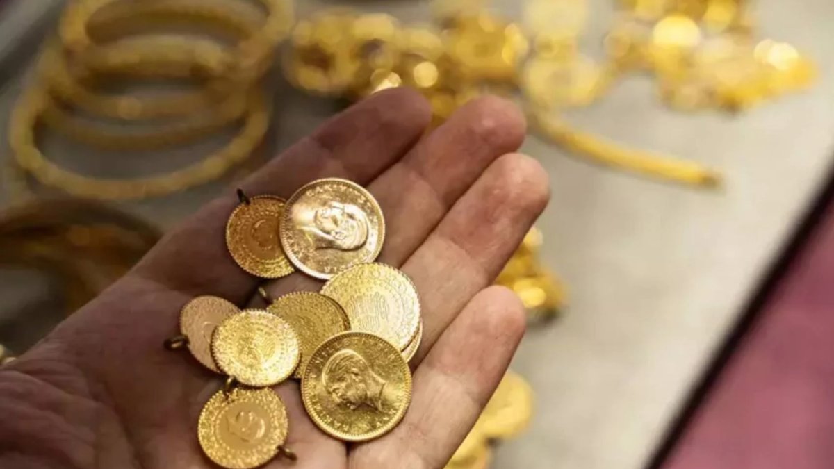 Gram altın zirve sonrası düşüşe geçti