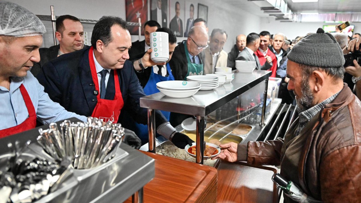 Manisa Kırkağaç’ta kent lokantası ve halk ekmek hizmete açıldı