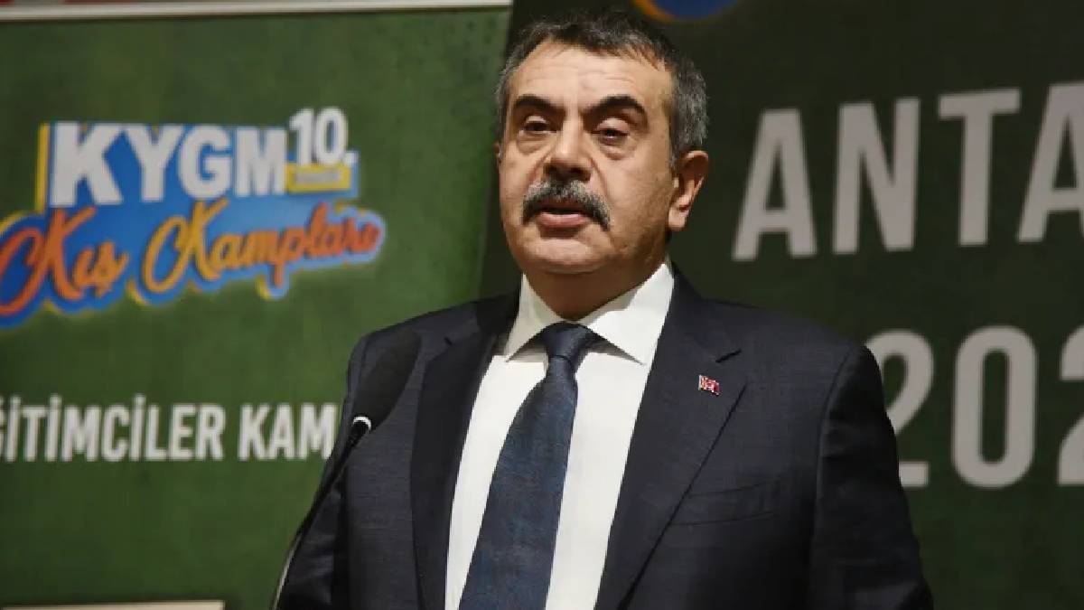 Bakan Tekin: Çok şükür Türkiye artık kılık kıyafet tartışmıyor