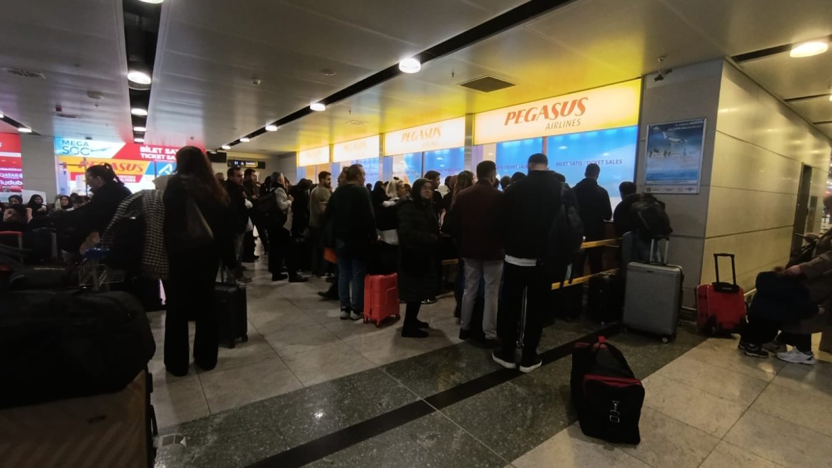 Sabiha Gökçen’de iptal kaosu! 5 il için uçuşlar durduruldu, yolcular isyan etti