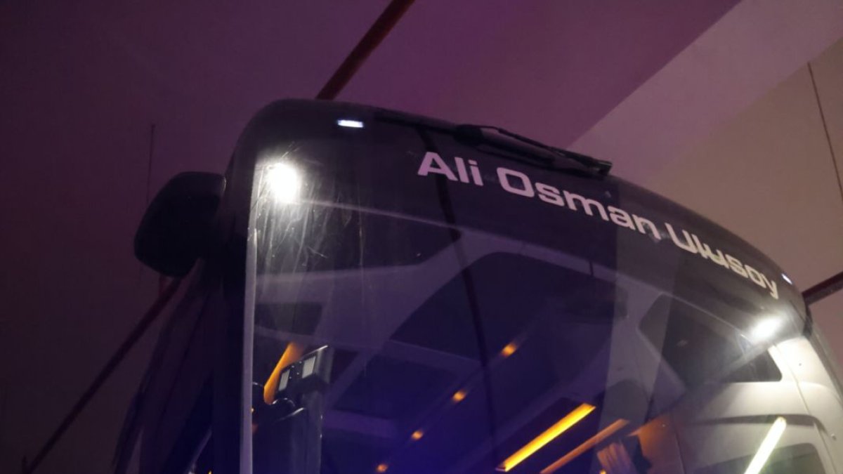 Trabzonspor takım otobüsüne taşlı saldırı