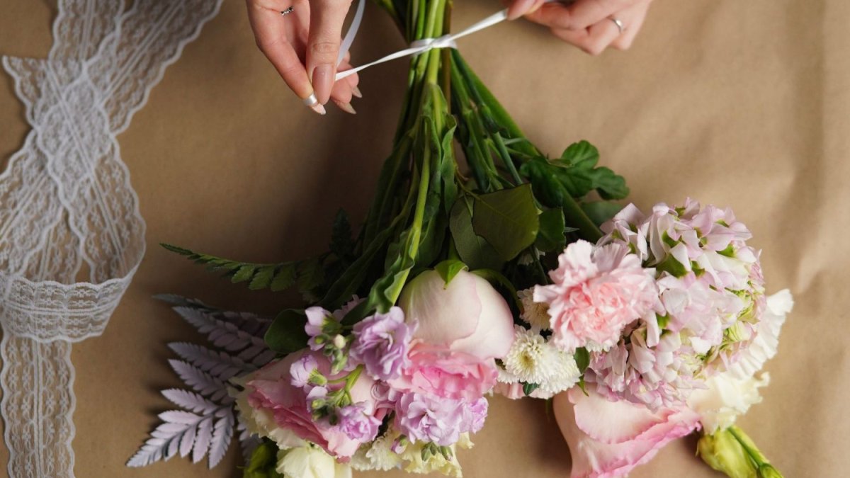 Vazoda haftalarca taze kalsın! BukeTlerin ömrünü uzatan en dayanıklı 5 çiçek türü