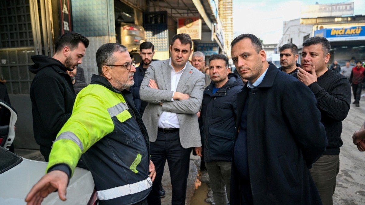 Bornova’da şiddetli yağış sonrası hasar tespit ve çalışmalar sürüyor