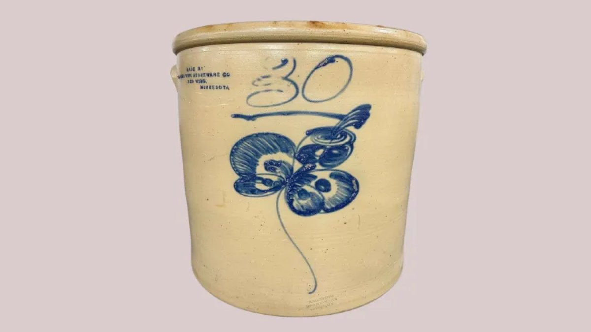 Bahçede 20 dolara satacaktı, 32 bin dolarla servet kazandı! Yarım asırlık masa meğer hazineymiş