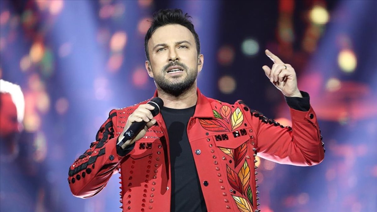 Megastar Tarkan’dan kalpleri ısıtan jest! Bileti olmayan hayranına öyle bir şey yaptı ki... "Boşuna Megastar değil"