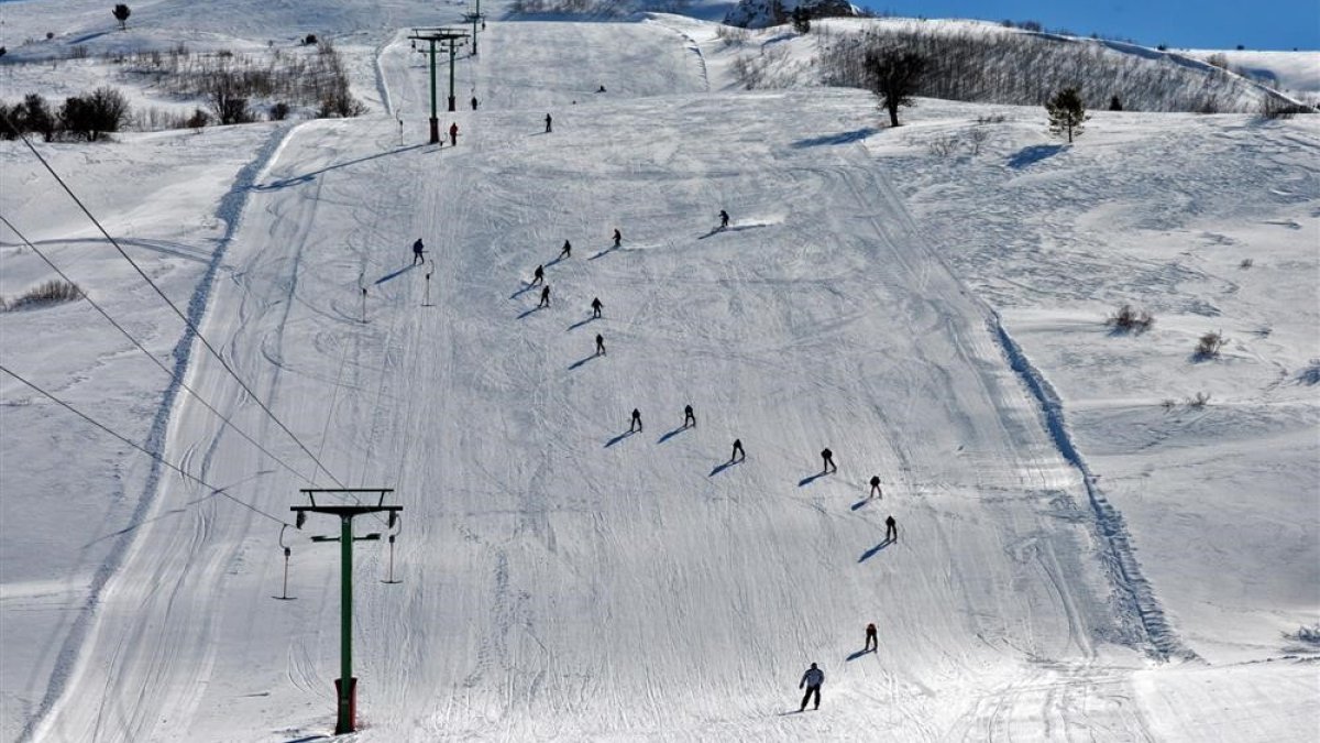 Sömestirde aileler akın etti! Haftanın 7 günü kesintisiz hizmet veriyordu: Kop Kayak Merkezi artık hafta içi kapalı olacak