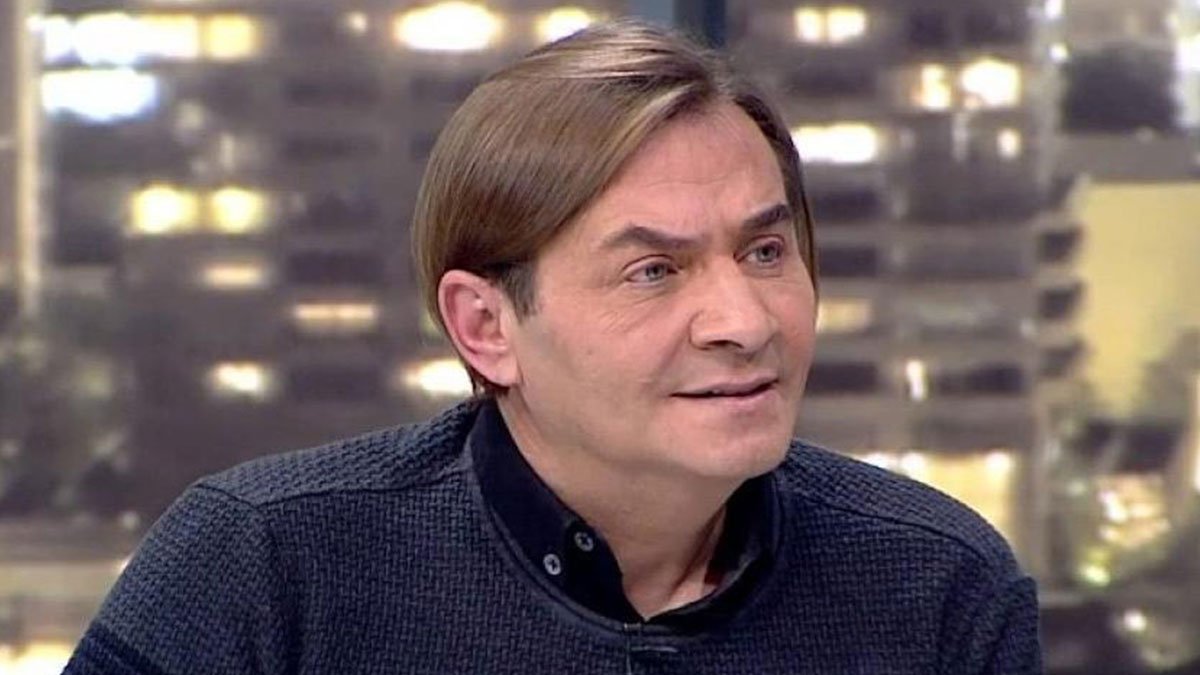 'Cami adabı' paylaşımı tartışma yarattı: Armağan Çağlayan’dan açıklama