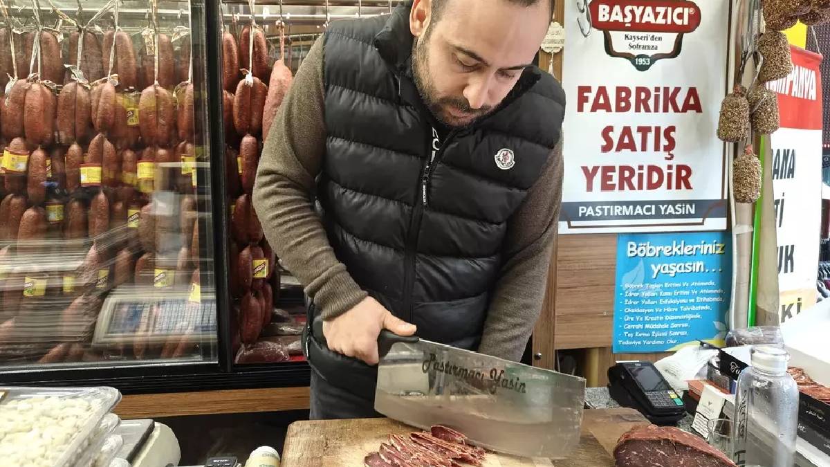 Kiloyla değil dilimle satılıyor! Sezonu başladı: Dilimi 10 TL, kilosu 3 bin 200 TL!