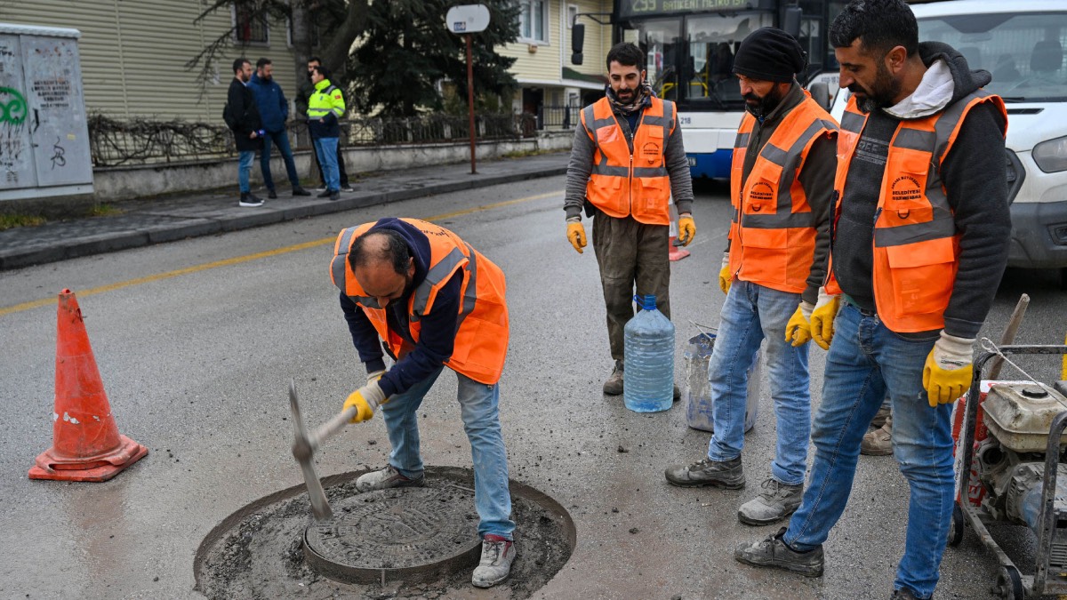 Ankara Büyükşehir'den, baca kapakları ve ızgaraları yenileme çalışmaları