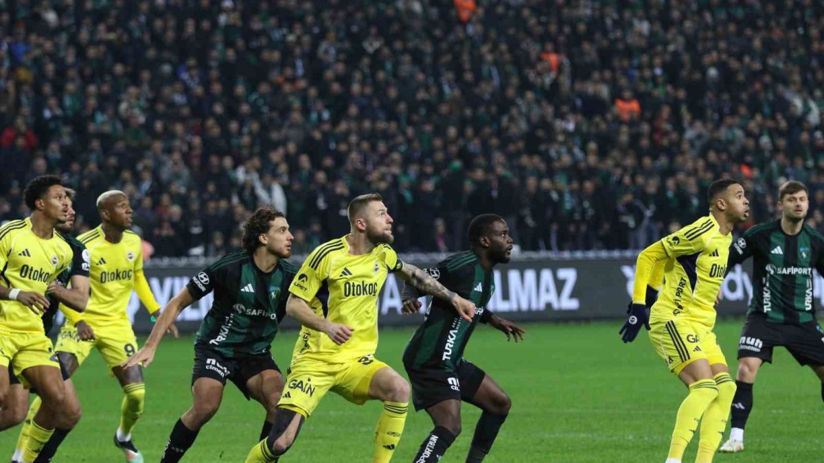 CANLI ANLATIM: Fenerbahçe, Kocaelispor deplasmanında