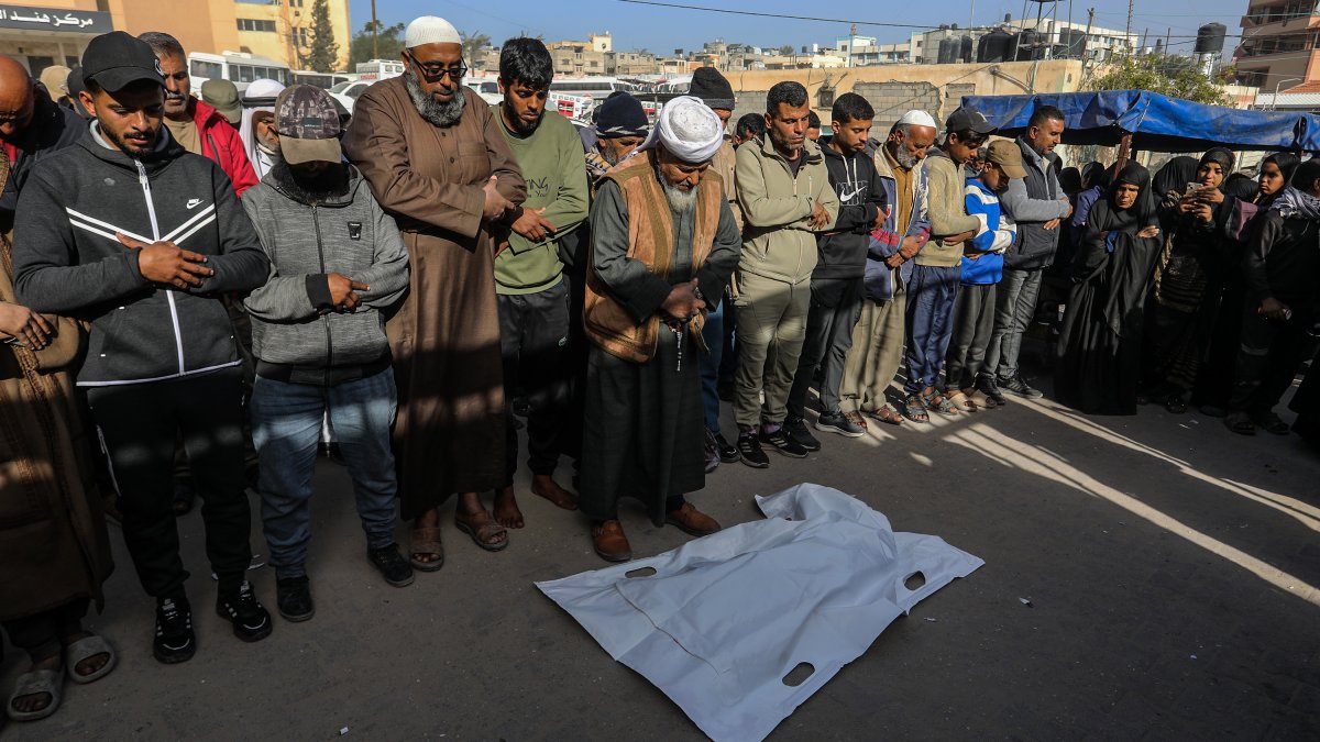 Gazze’de can kaybı 71 bin 800’e yükseldi