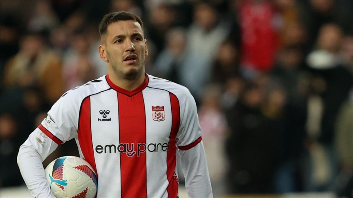 Rey Manaj Türkiye'ye geri döndü: İşte yeni takımı