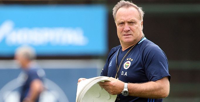 Eski futbolcu, Dick Advocaat'in güvenilmez biri olduğunu söyledi