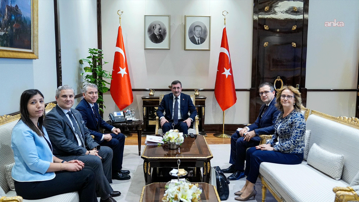 Yılmaz YASED Başkanı Tolga Demirözü ile görüştü