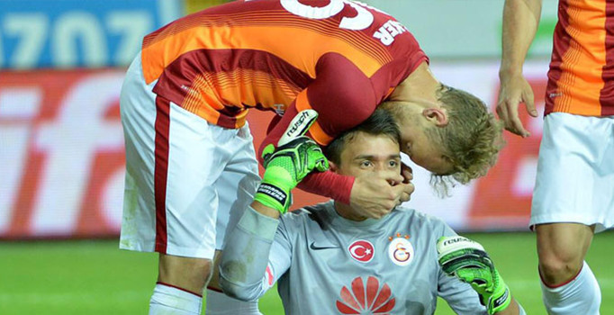 Muslera'dan Galatasaraylılar'a kötü haber!