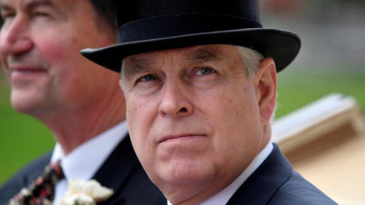 Adı Epstein belgelerinde geçiyordu: "Prens" Andrew saraydan taşındı