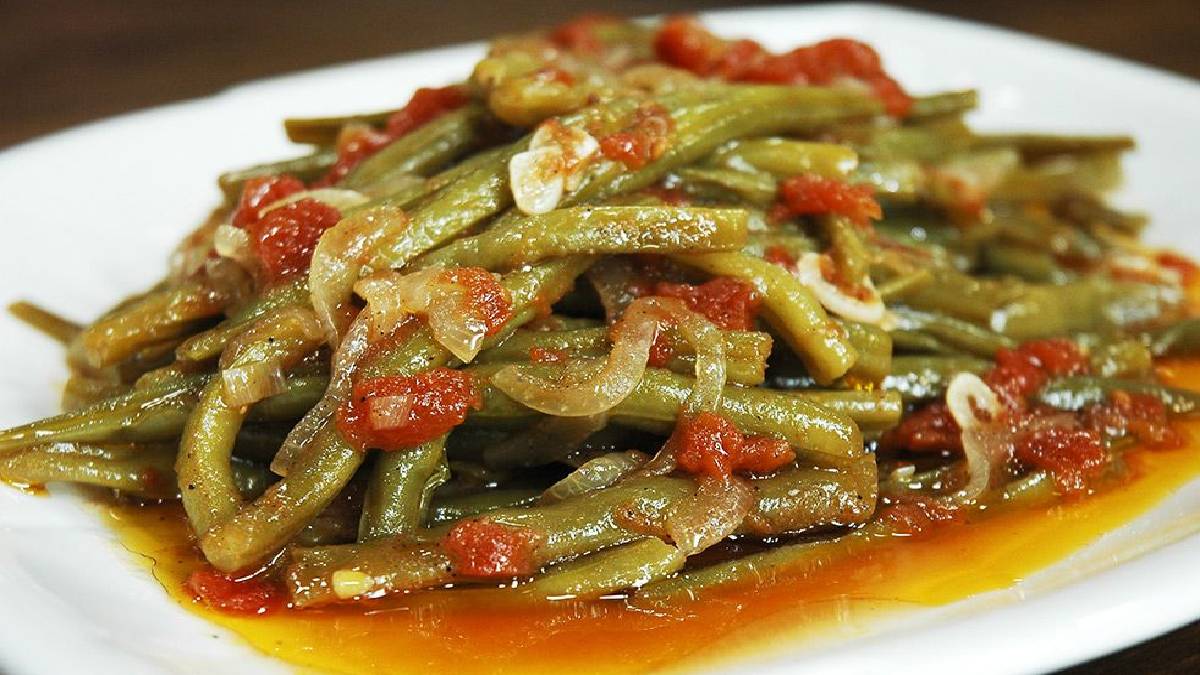 Sofraların taze nefesi: Zeytinyağlı taze börülce tarifi…