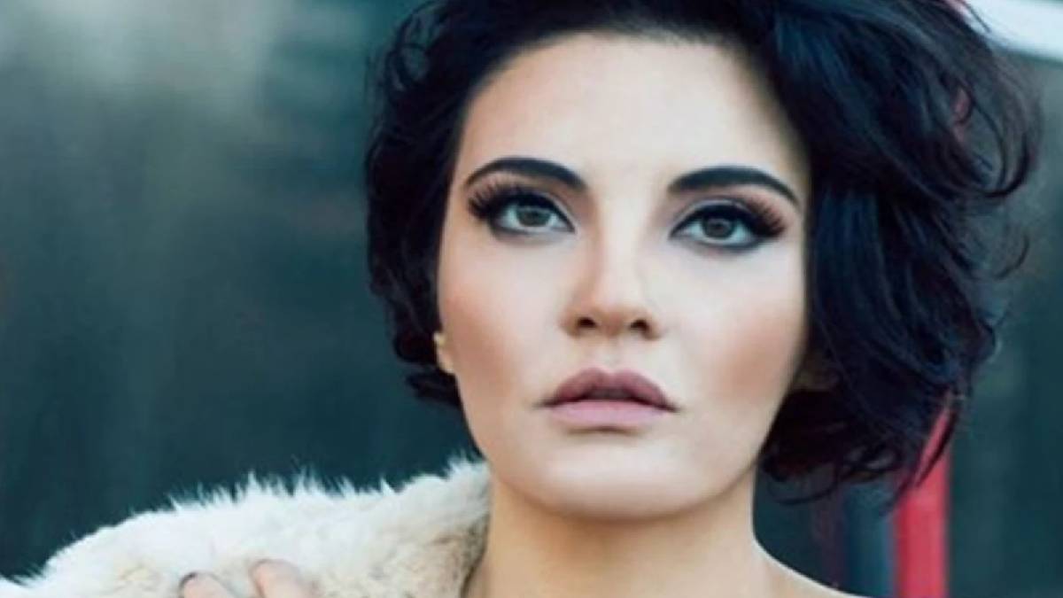 Ünlü şarkıcı Göksel en kötü alışkanlığım diyerek açıkladı! ‘Herkese bulaştırıyorum’