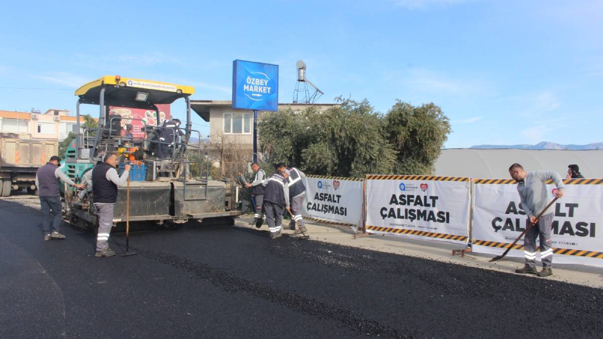 Başkan Vekili Özdemir asfalt çalışmalarını yerinde inceledi