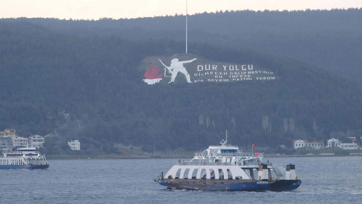 Bozcaada ve Gökçeada'da feribot seferlerine fırtına muhalefeti