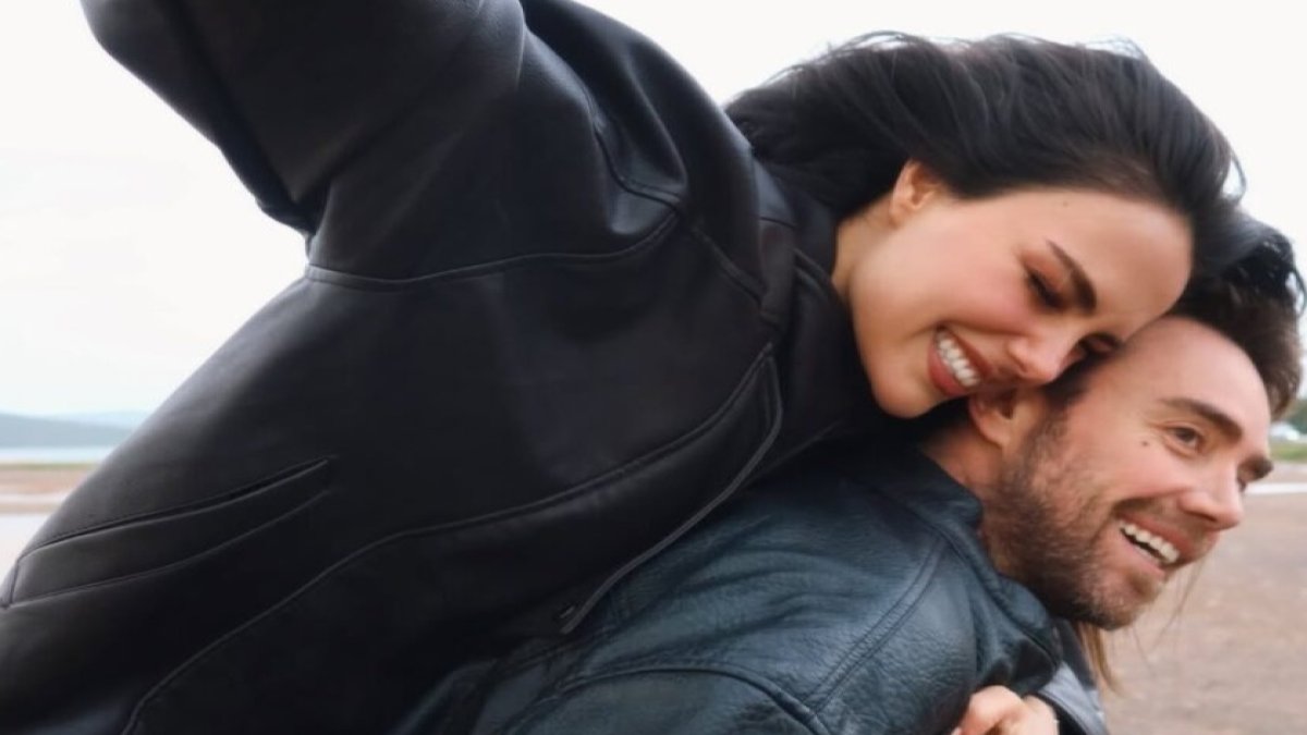 Murat Dalkılıç aşka geldi! Özgü Kaya’ya aşk dolu kutlama: "Varlığına bin şükür!"