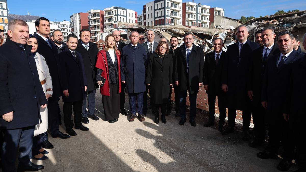 Cumhurbaşkanı Yardımcısı Cevdet Yılmaz, deprem anma müzesi proje alanını ziyaret etti