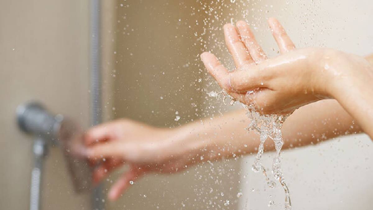 Uzmanlardan uyarı: Fazla duş cilt bariyerini zayıflatabilir