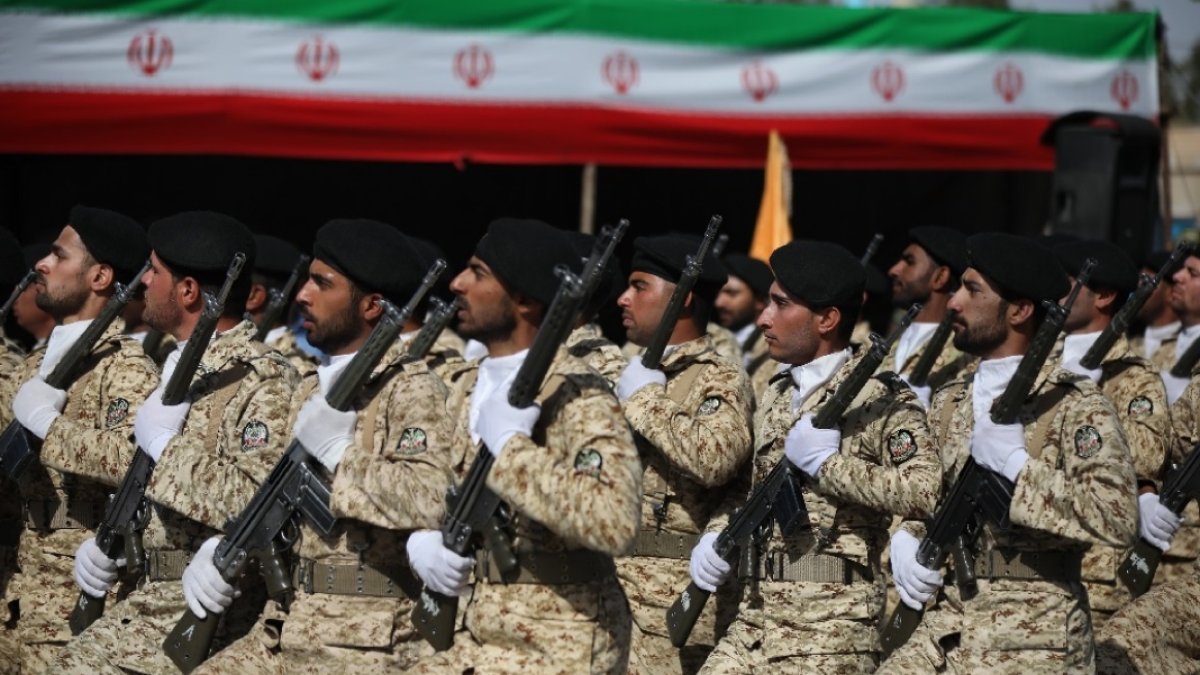 İran ordusu: Olası bir savaş bölgedeki tüm ABD üslerini kapsar