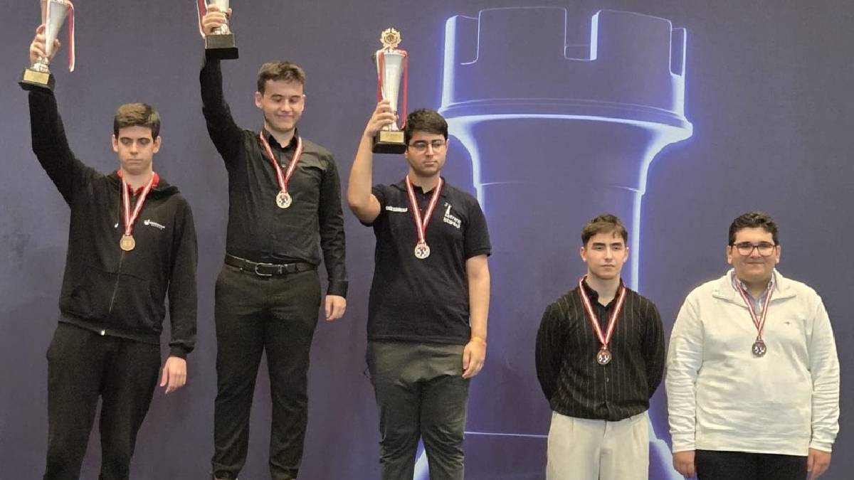 Büyükşehir Satranç Takımı’ndan Türkiye Şampiyonluğu