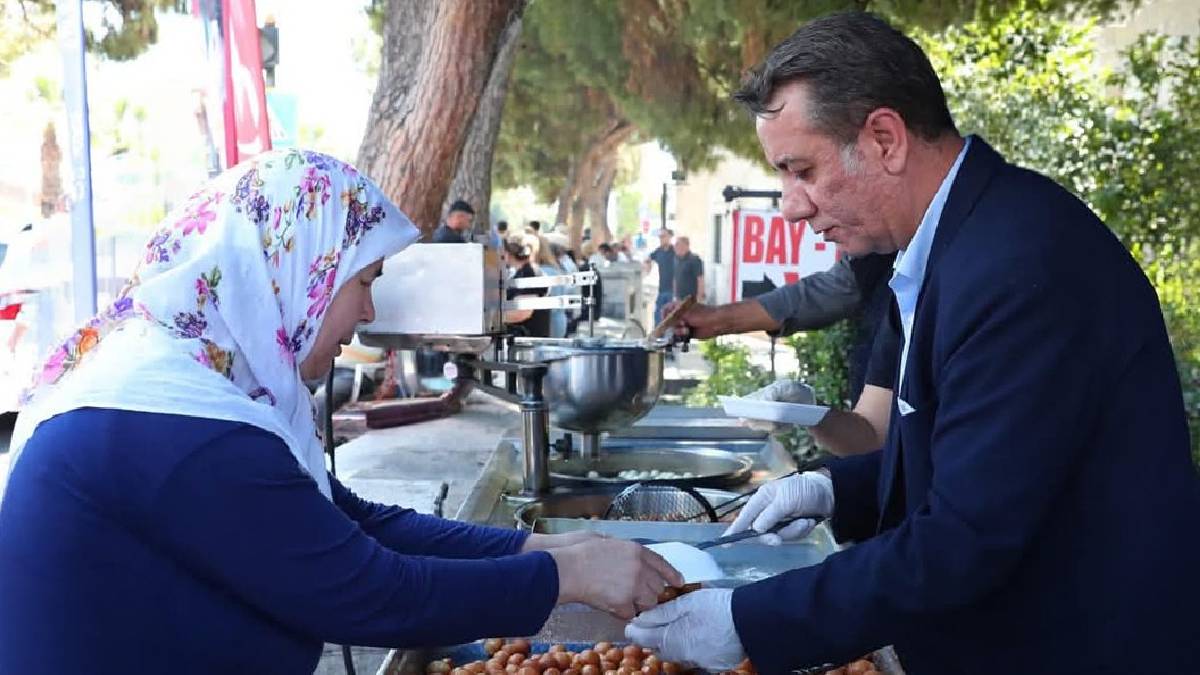Başkan Yetişkin depremde hayatını kaybedenleri unutmadı