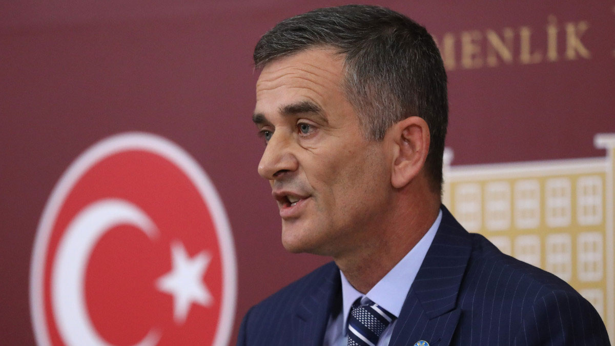 İstanbul'daki iki köprü ve otoyolların işletme hakkı devri iddiası meclis gündeminde