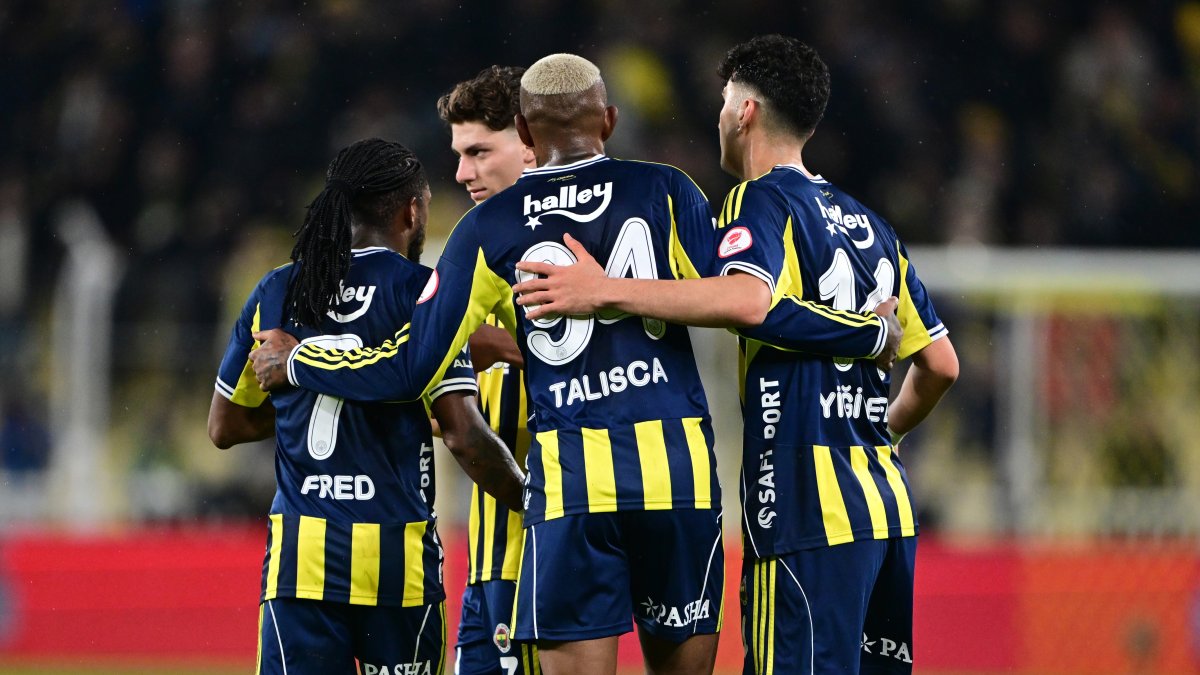 Fenerbahçe geri döndü: Sarı-lacivertliler 3 puanı 3 golle aldı