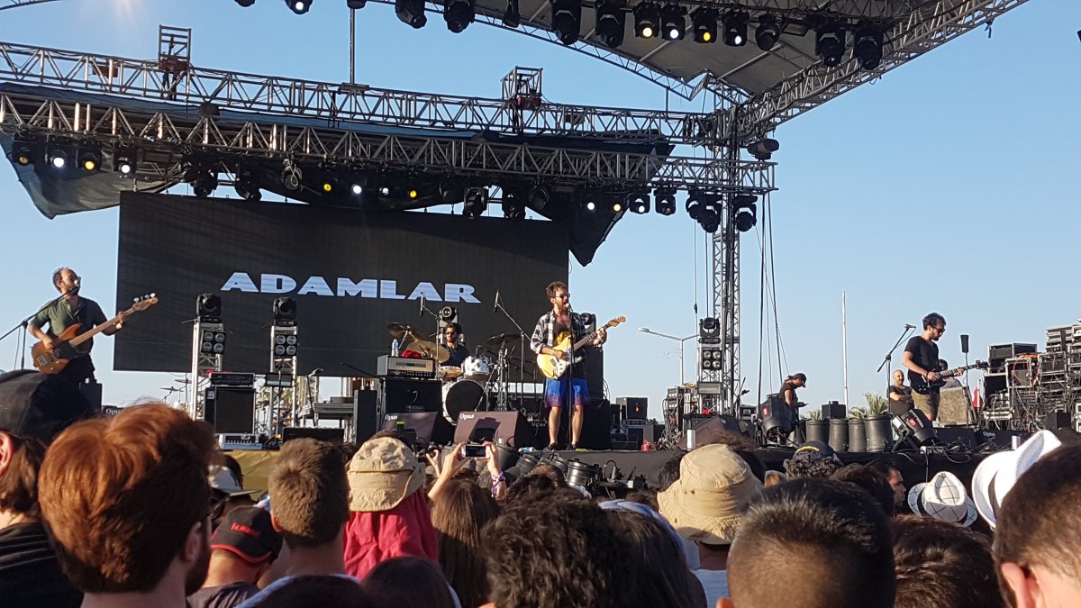 Adamlar hayranlarına müjde! Sessizlik bozuldu, geri dönüş tarihi belli oldu: İlk konser tarihini duyurdular