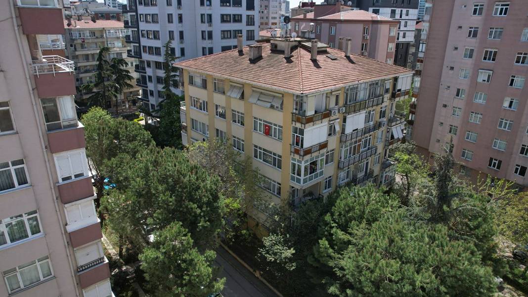 Kadıköy'de 50 yıllık korku bitti: Yıkıldı, yenisi 18 ayda teslim