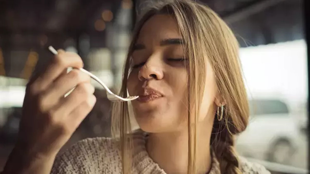 Midenizde koruyucu kalkan oluşturun: Sabahları aç karnına bunu yiyen yaşadı