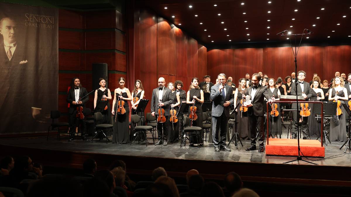 6 Şubat depremi anısına anlamlı konser