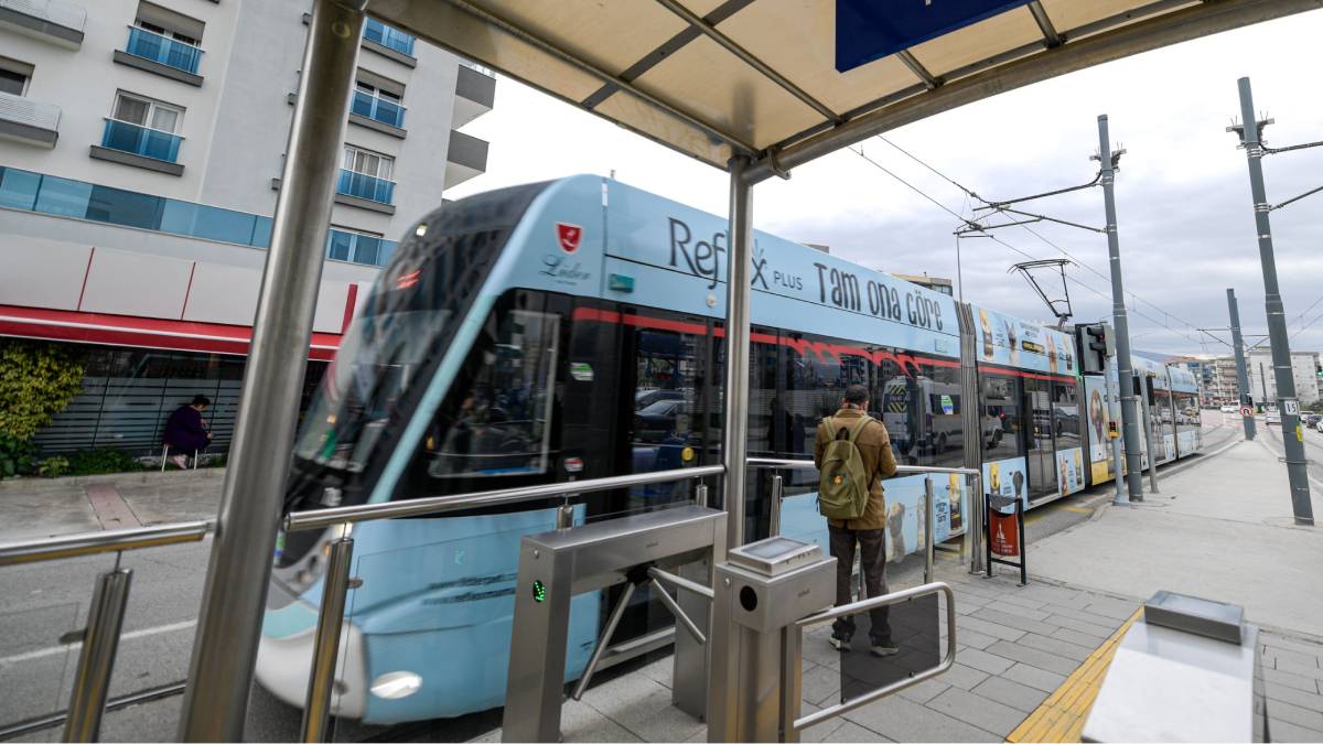 Ataşehir Kavşağı Tramvay Durağı’nın adı Flamingo oldu